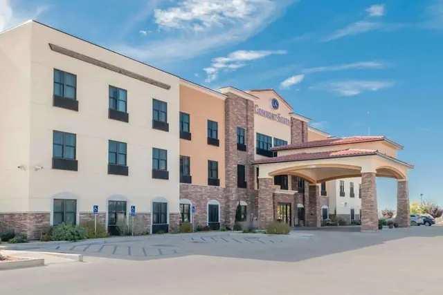 Photo 1 - Comfort Suites Roswell North
