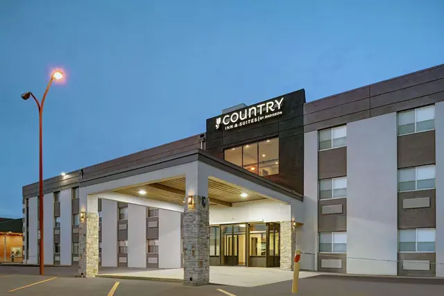 Photo 1 - Country Inn & Suites by Radisson, Pierre, SD