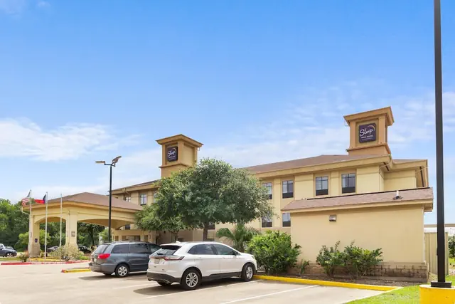 Photo 1 - Sleep Inn & Suites Bush Intercontinental - IAH East