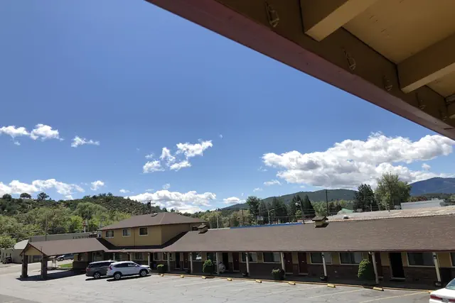 Photo 1 - Klamath Motor Lodge