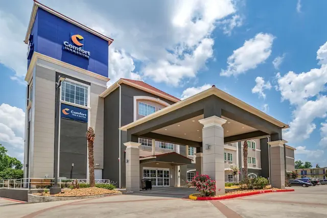 Photo 1 - Comfort Inn & Suites Cleveland TX