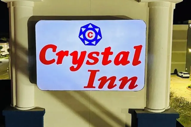 Photo 1 - Crystal Inn - Garth Rd