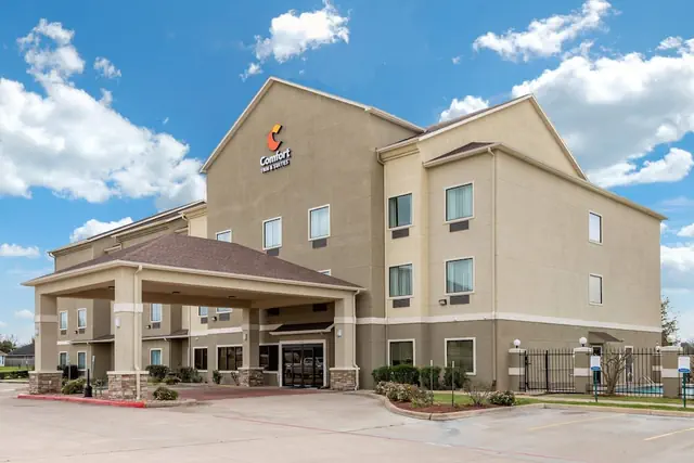 Photo 1 - Comfort Inn & Suites Navasota