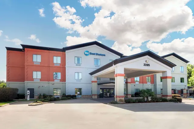 Photo 1 - Best Western Carthage Inn & Suites