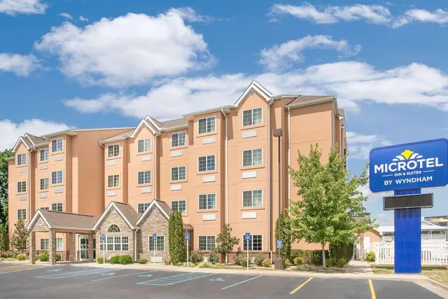 Photo 1 - Microtel Inn & Suites by Wyndham Tuscumbia/Muscle Shoals