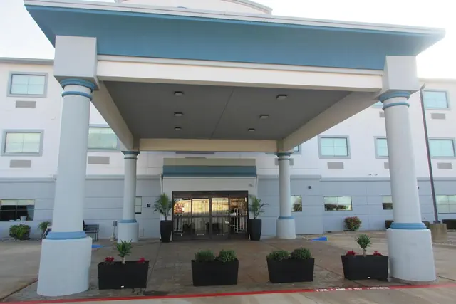 Photo 1 - Best Western Decatur Inn