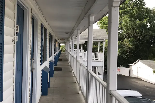 Photo 1 - Motel 6 Front Royal, VA