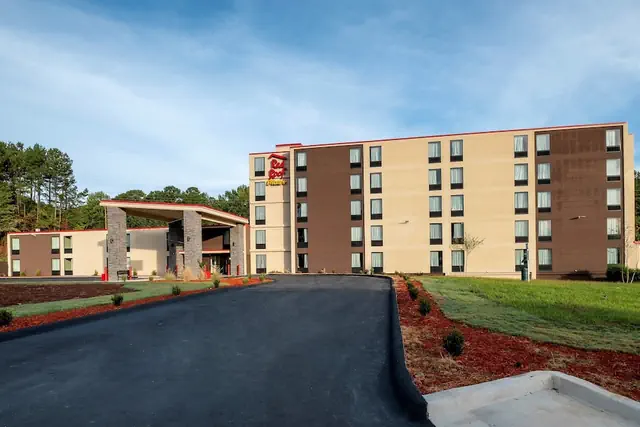 Photo 1 - Red Roof Inn PLUS+ Tuscaloosa - University