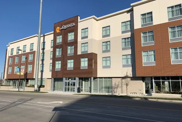 Photo 1 - La Quinta Inn & Suites by Wyndham Kansas City Beacon Hill
