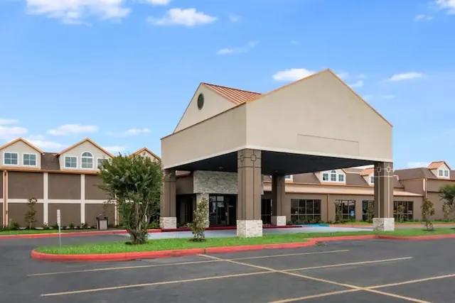 Photo 1 - LeBossier Hotel