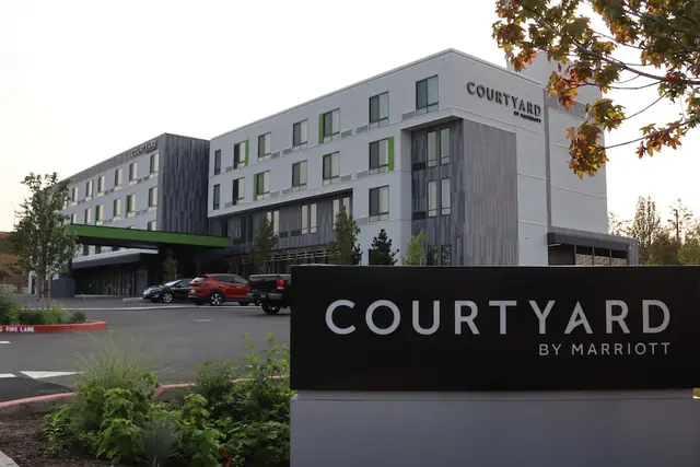 Photo 1 - Courtyard by Marriott Portland East
