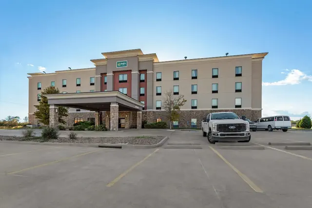 Photo 1 - Quality Inn - Pratt