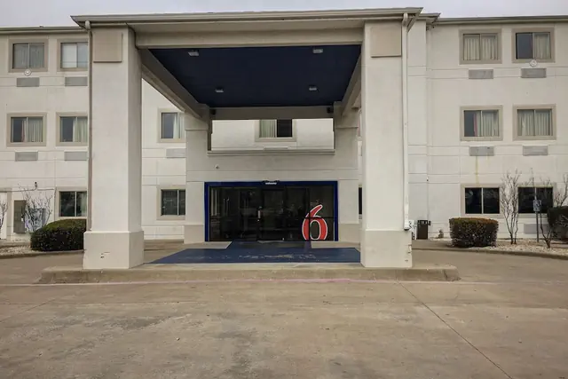 Photo 1 - Motel 6 Woodway, TX