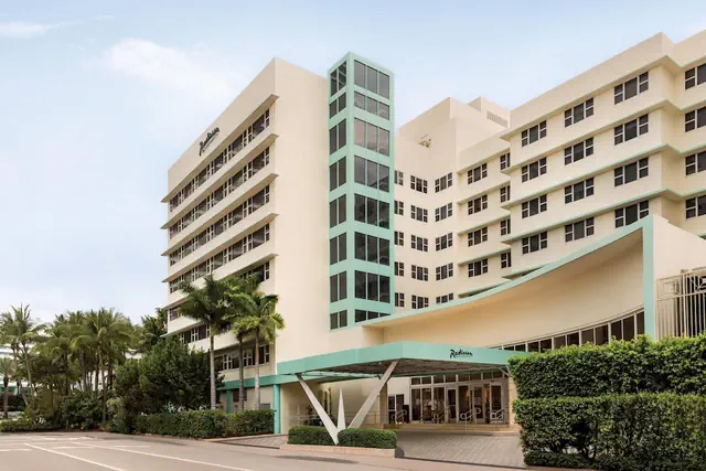 Photo 1 - Radisson Resort Miami Beach