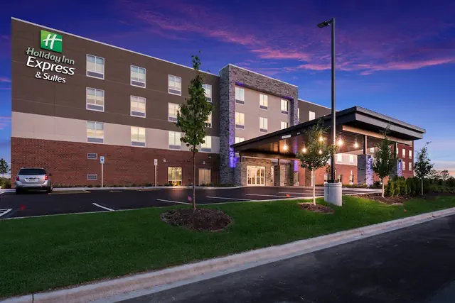 Photo 1 - Holiday Inn Express & Suites Chicago - Hoffman Estates by IHG