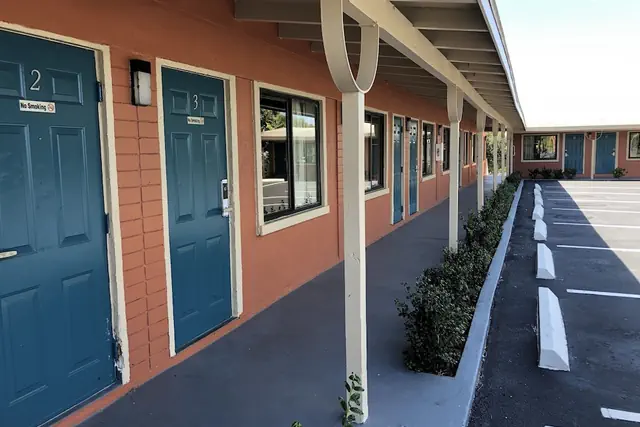 Photo 1 - Ocala Cove Motel