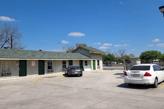 Photo 1 - Best Budget Inn San Marcos, TX