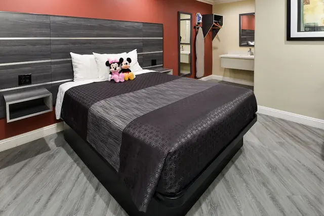 Photo 1 - Pacific Inn Anaheim