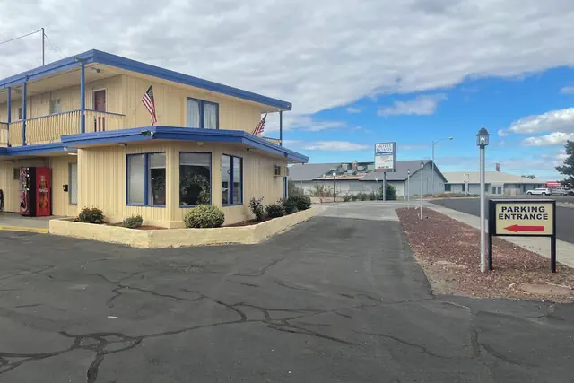 Photo 1 - Motel Oasis