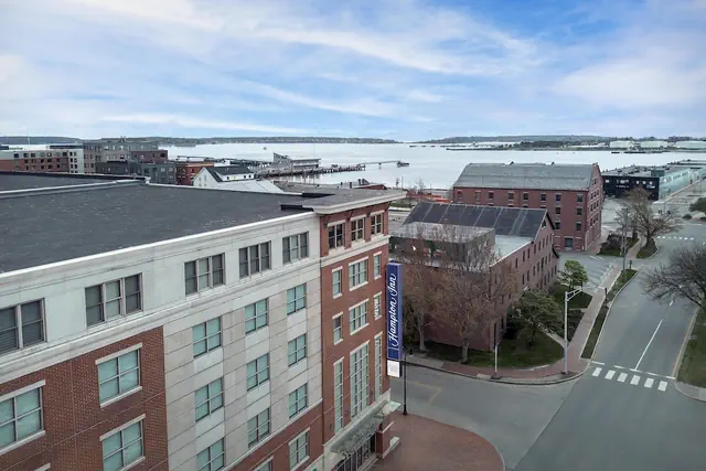 Photo 1 - Hampton Inn Portland Downtown - Waterfront