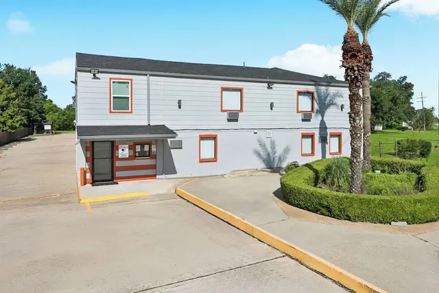 Photo 1 - LaPlace Motel