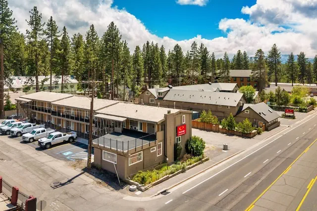 Photo 1 - Econo Lodge Inn & Suites Heavenly Village Area