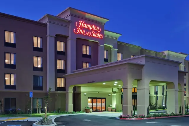 Photo 1 - Hampton Inn & Suites Fresno-Northwest