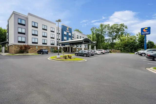 Photo 1 - Comfort Suites New Bern near Cherry Point