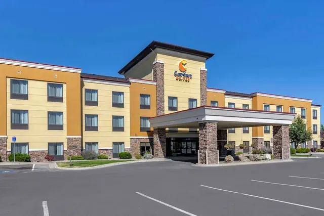 Photo 1 - Comfort Suites Helena Airport