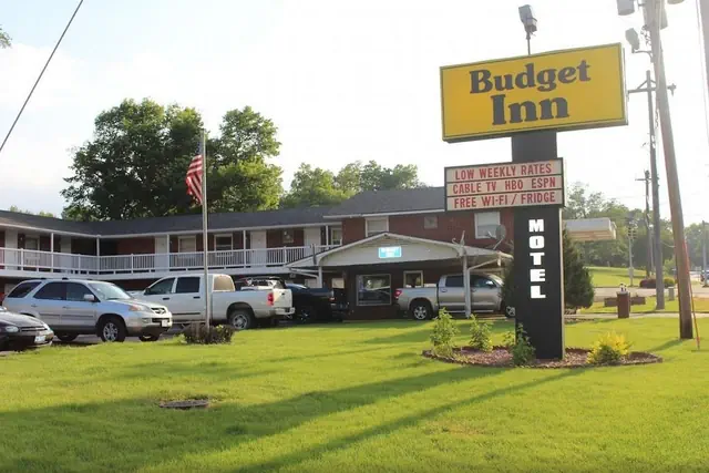 Photo 1 - Budget Inn