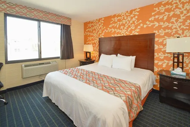 Photo 1 - Corona Hotel