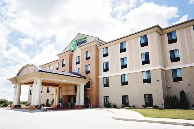 Photo 1 - Holiday Inn Express and Suites Urbandale by IHG