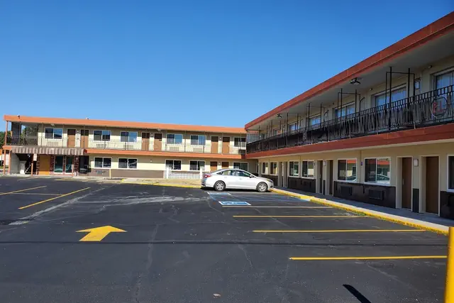 Photo 1 - Econo Lodge Inn & Suites Mason City - Clear Lake