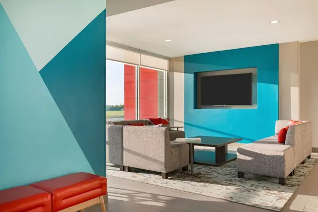 Photo 1 - avid hotel Richmond North - Ashland by IHG