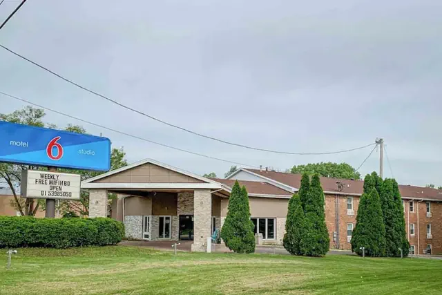 Photo 1 - Studio 6 Rockford, IL