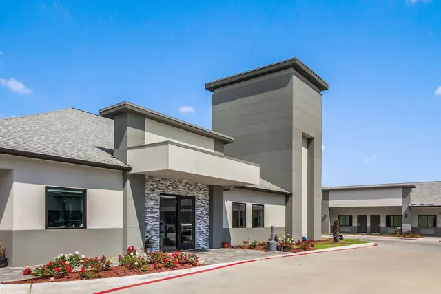 Photo 1 - Studio 6 Deer Park, TX