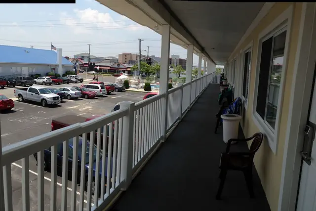Photo 1 - Kings Arms Motel