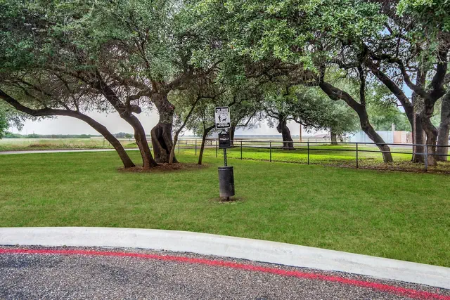 Photo 1 - Hampton Inn Uvalde