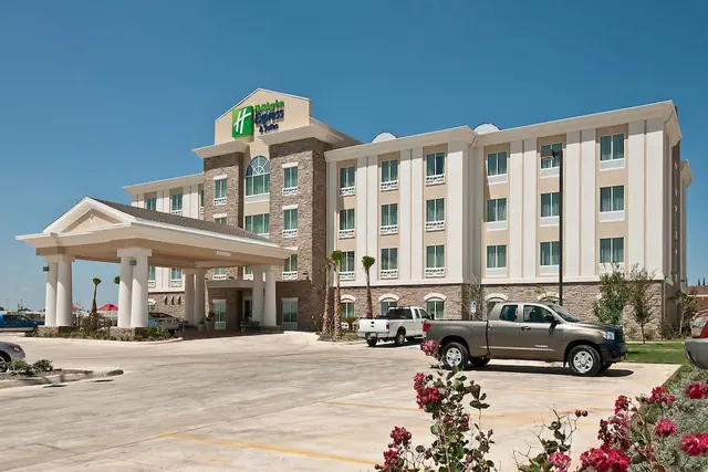 Photo 1 - Holiday Inn Express Hotel & Suites Pearsall by IHG
