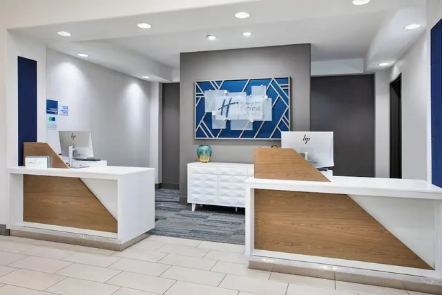 Photo 1 - Holiday Inn Express & Suites Duncan by IHG