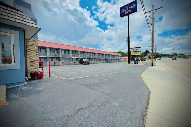 Photo 1 - Alamo Inn