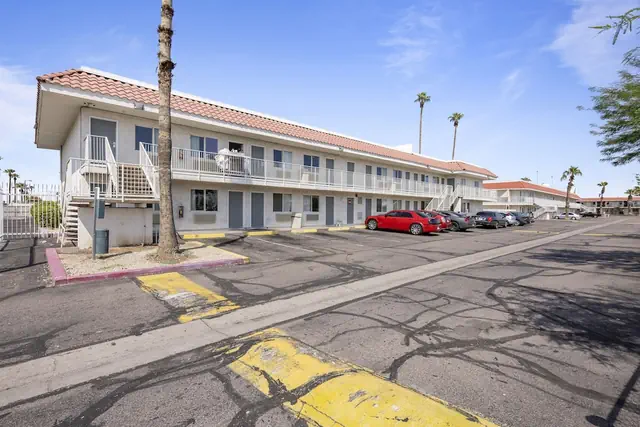 Photo 1 - Super 8 by Wyndham Phoenix West