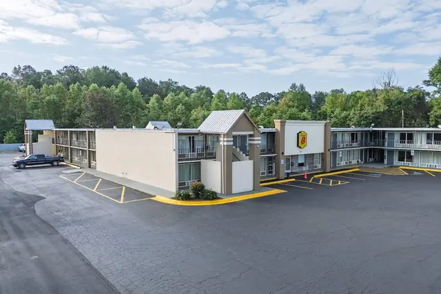 Photo 1 - Super 8 by Wyndham Morganton