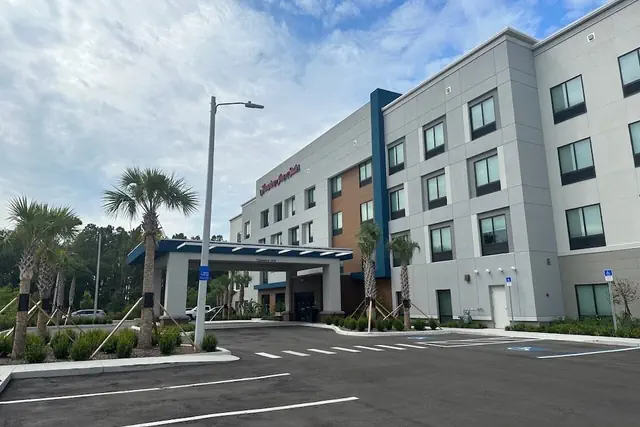 Photo 1 - Hampton Inn & Suites Ruskin I-75