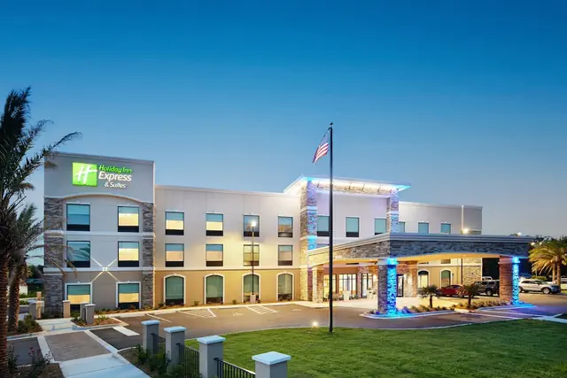 Photo 1 - HOLIDAY INN EXPRESS & SUITES GULF BREEZE - PENSACOLA AREA by IHG