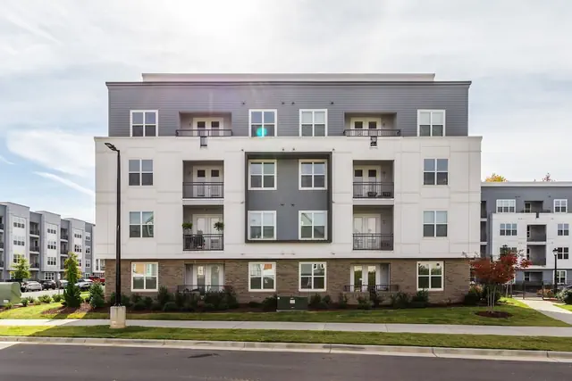 Photo 1 - Kasa FreeMoreWest Charlotte
