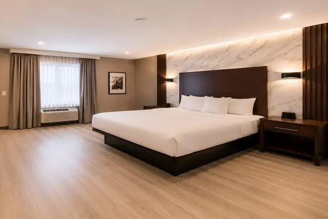Photo 1 - Hotel Pergola JFK Airport