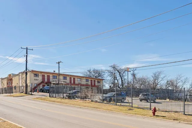 Photo 1 - Relax Motel Grand Prairie Dallas I 30