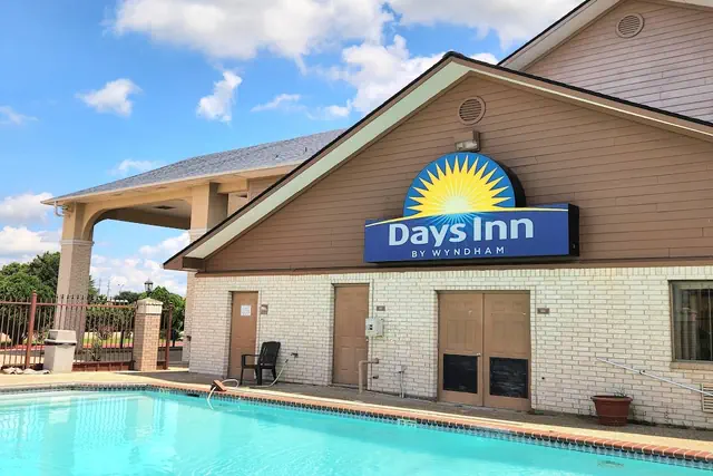 Photo 1 - Days Inn by Wyndham Navasota