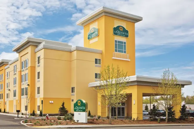 Photo 1 - La Quinta Inn & Suites by Wyndham Bellingham